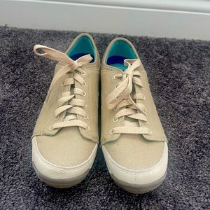 Dr. Scholl’s Nisaa women cream  massaging  gel sneakers Size 7 1/2